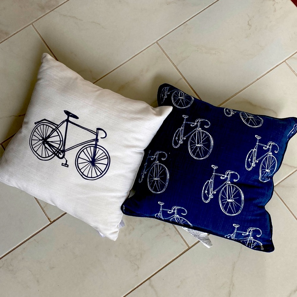 Room essentials by Target pillows